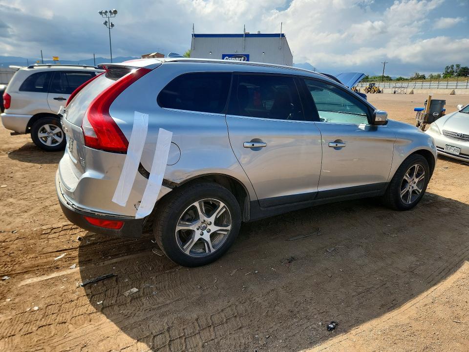 2013 Volvo Xc60 VIN YV4902DZ0D2453103 COPART salvage auction — REAR END, Co - Salvage Title, sold $700 on 2026-08-12 (photo 4)