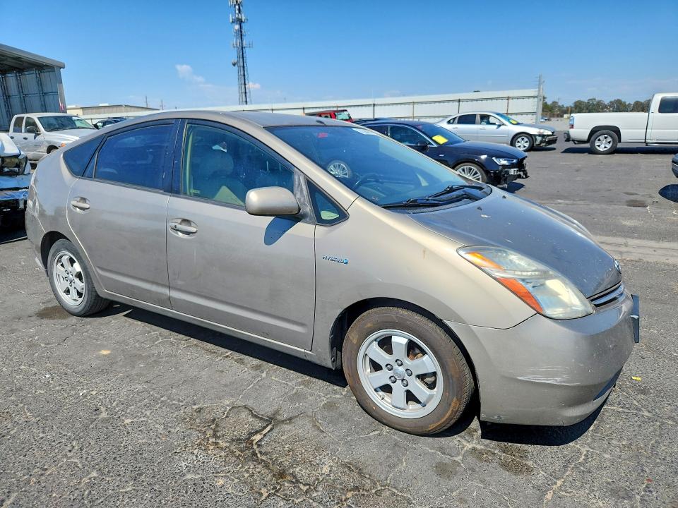 2008 Toyota Prius VIN JTDKB20U687777254 COPART salvage auction — VANDALISM, CA - SALVAGE CERTIFICATE, sold $625 on 2026-07-13 (photo 4)