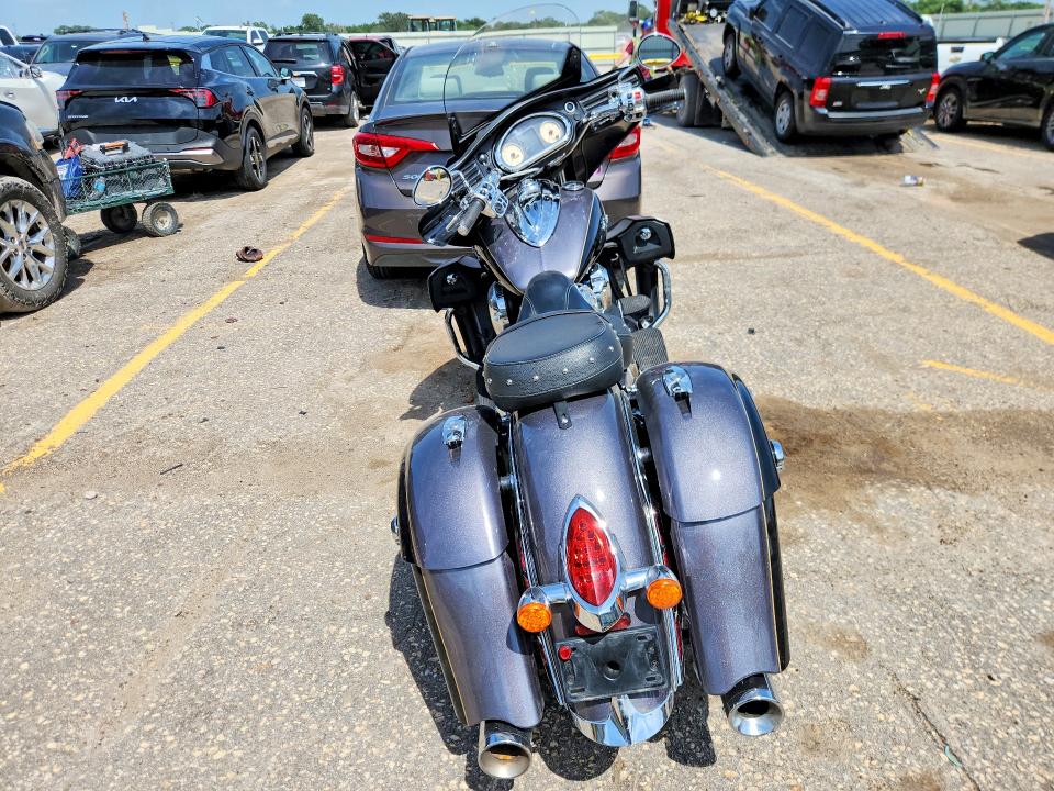 2016 Indian Roadmaster VIN 56KTRAAA0G3337173 COPART salvage auction — HAIL, Ks - Cert Of Title-Salvage, sold $2,400 on 2026-09-10 (photo 4)