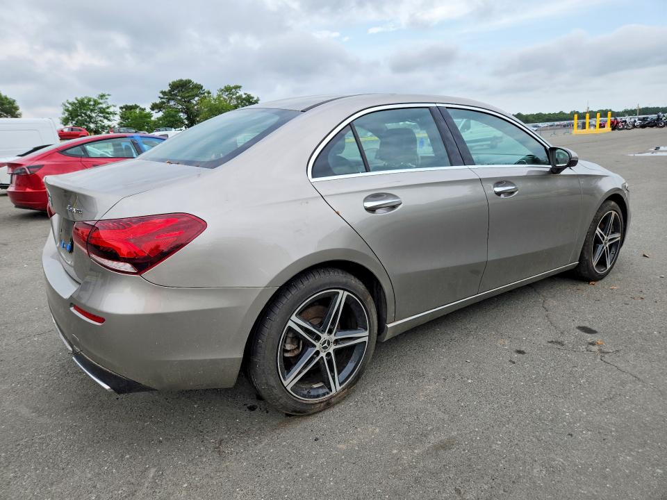 2019 Mercedes-benz A-class VIN WDD3G4FB6KW031333 COPART salvage auction — MINOR DENT/SCRATCHES, WV - CERTIFICATE OF TITLE, sold $14,500 on 2026-07-28 (photo 3)