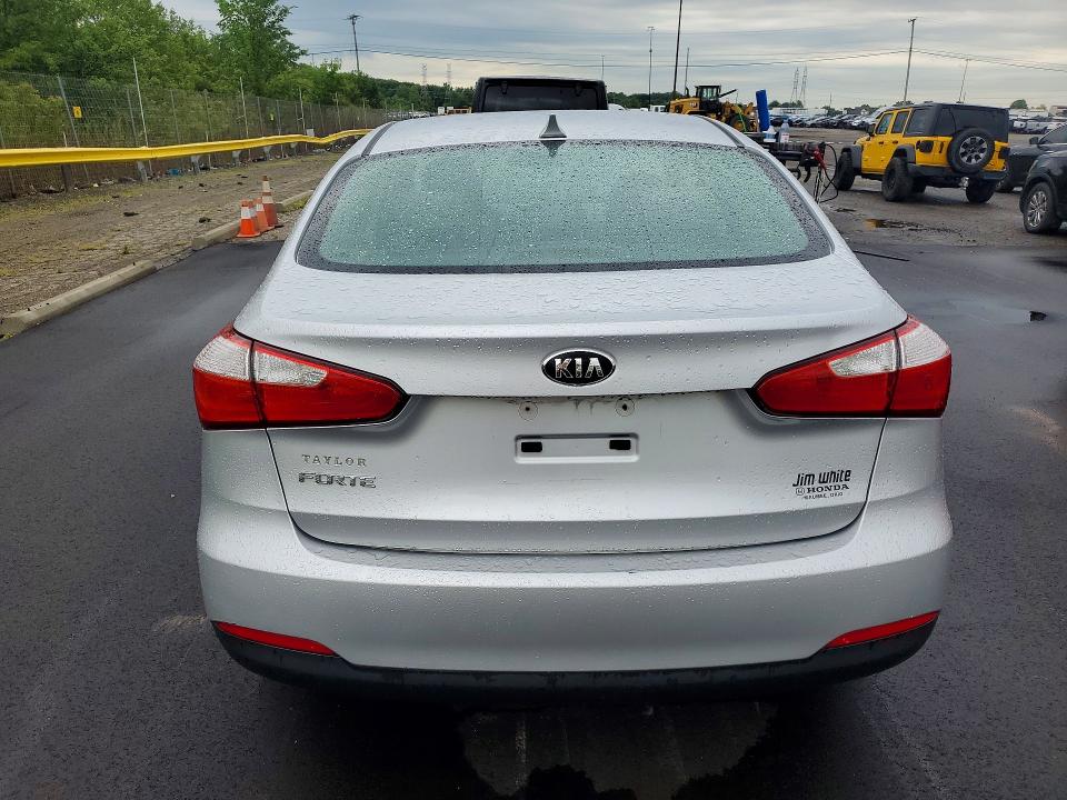 2015 Kia Forte VIN KNAFX4A62F5340498 COPART salvage auction — MINOR DENT/SCRATCHES, Mi - Certificate Of Title, sold $1,650 on 2026-07-02 (photo 6)