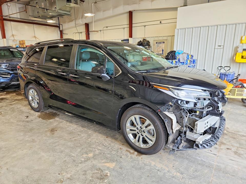 2022 Toyota Sienna VIN 5TDDSKFC0NS061359 COPART salvage auction — FRONT END, Wi - Cert Of Title-Claim Paid, sold $7,200 on 2026-07-28 (photo 4)