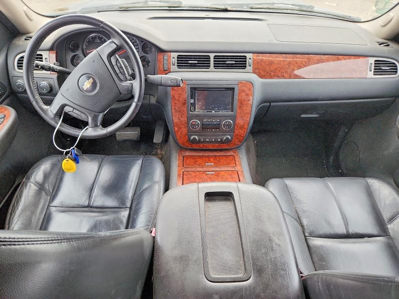 2008 Chevrolet Suburban VIN 3GNFK16328G157796 COPART salvage auction — MECHANICAL, MO - DEALER ONLY CLEAN TITLE, sold $525 on 2026-07-09 (photo 8)