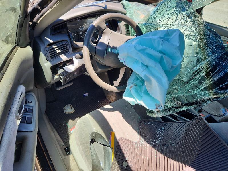 2001 Toyota Camry VIN JT2BG22K010550632 COPART salvage auction — ROLLOVER, Ca - Salvage Certificate, sold $125 on 2026-07-21 (photo 8)