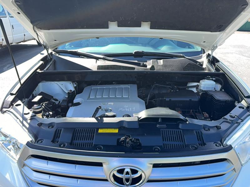 2011 Toyota Highlander VIN 5TDBK3EH6BS057645 COPART salvage auction — MINOR DENT/SCRATCHES, Me - Certificate Of Title (P), sold $3,100 on 2026-07-06 (photo 7)