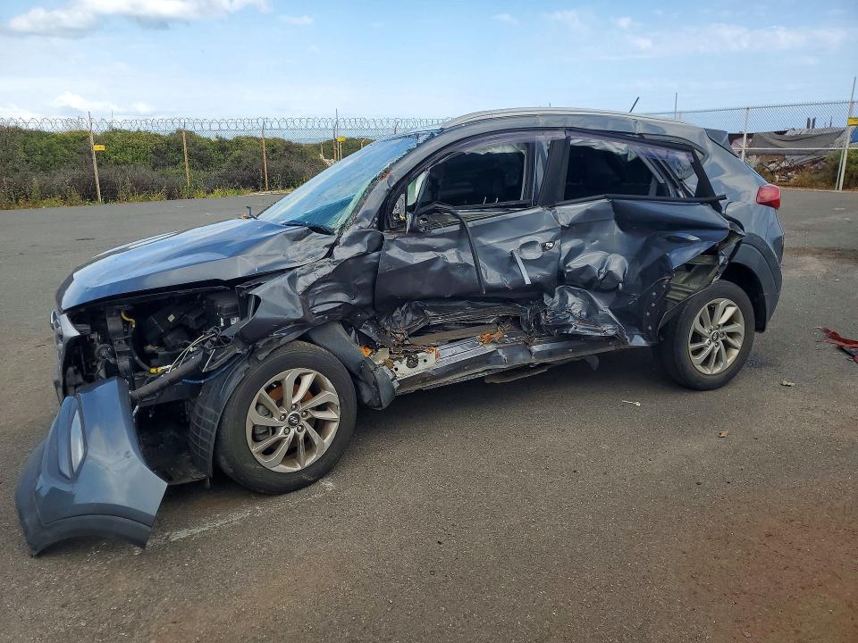 2017 Hyundai Tucson VIN KM8J33A47HU343516 COPART salvage auction — SIDE, HI - BILL OF SALE - PARTS ONLY, sold $400 on 2026-07-27 (photo 1)