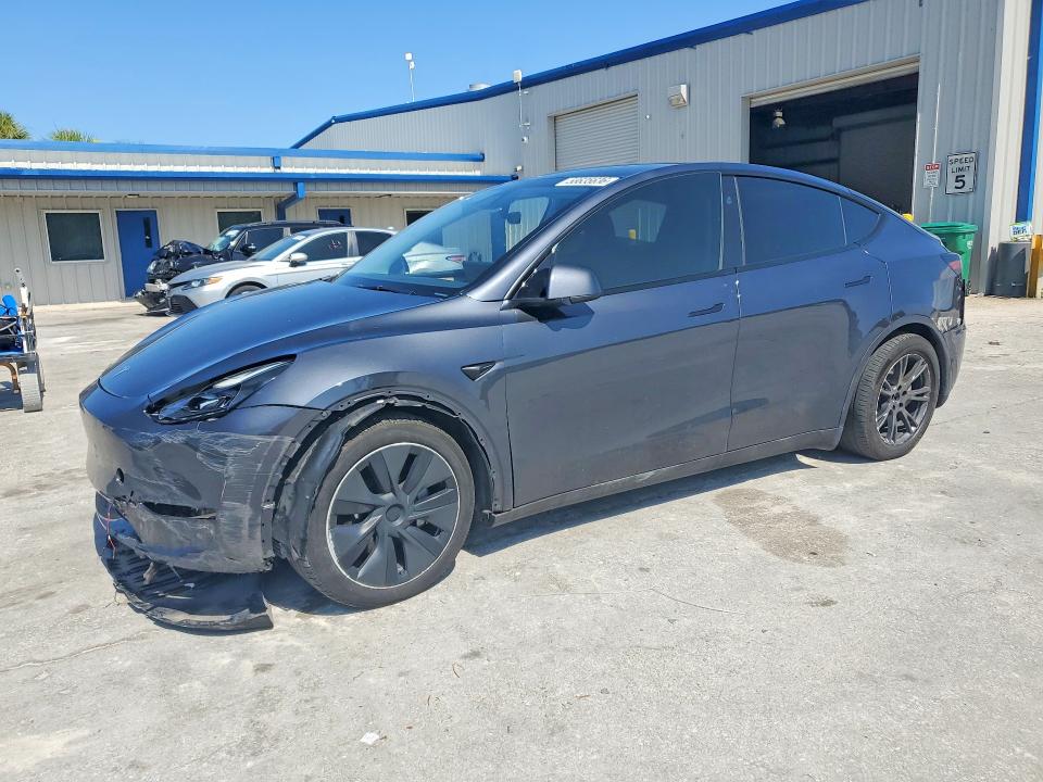 2024 Tesla Model y VIN 7SAYGDEE9RA317591 COPART salvage auction — FRONT END, Fl - Cert Of Title Slvg Rebuildable, sold $150 on 2026-07-29 (photo 1)