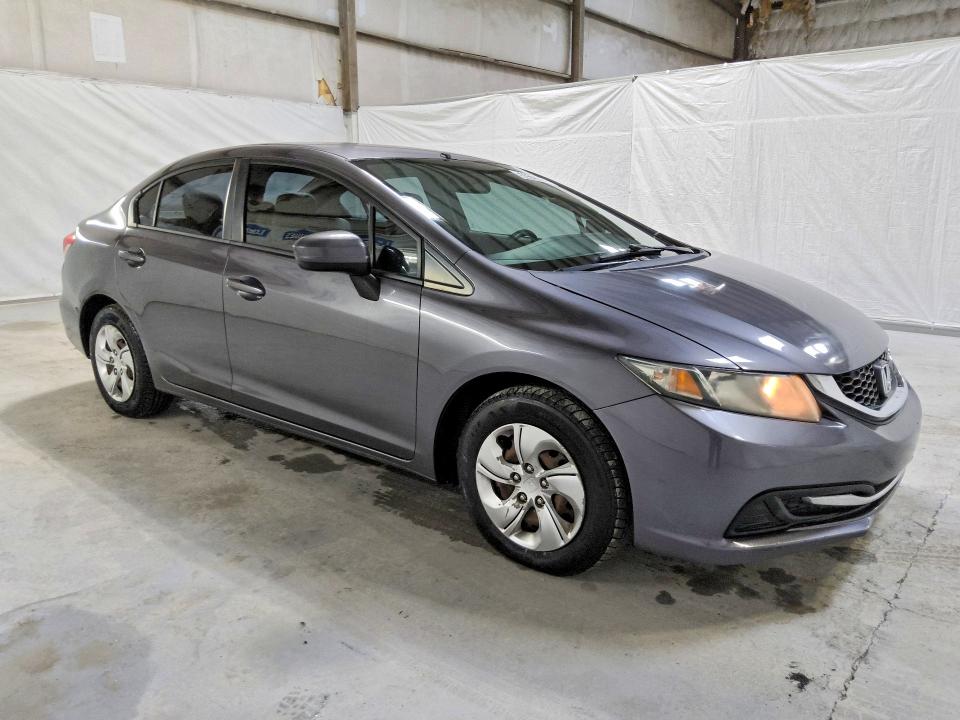 2014 Honda Civic VIN 2HGFB2F57EH545832 COPART salvage auction — MINOR DENT/SCRATCHES, TN - CERTIFICATE OF TITLE, sold $3,000 on 2026-07-09 (photo 4)