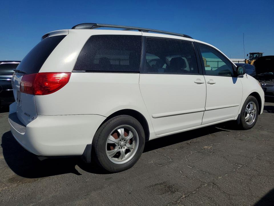 2006 Toyota Sienna VIN 5TDZA23C66S409972 COPART salvage auction — MINOR DENT/SCRATCHES, CA - DIS/DLR/EXP ONLY CLEAN TITLE, sold $2,550 on 2026-07-09 (photo 3)
