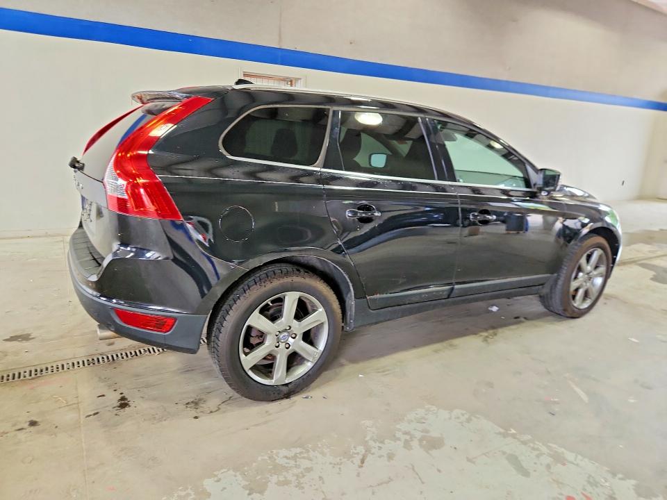 2013 Volvo Xc60 VIN YV4952DZXD2412446 COPART salvage auction — BIOHAZARD/CHEMICAL, VA - CERTIFICATE OF TITLE, sold $425 on 2026-07-02 (photo 3)