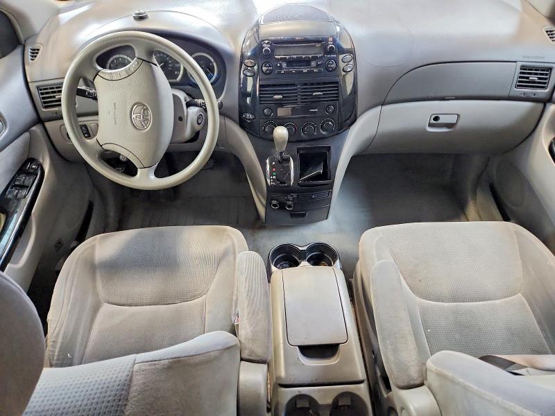2004 Toyota Sienna VIN 5TDZA23C94S011068 COPART salvage auction — SIDE, AB - BOS - SALVAGE, sold $825 on 2026-07-09 (photo 8)