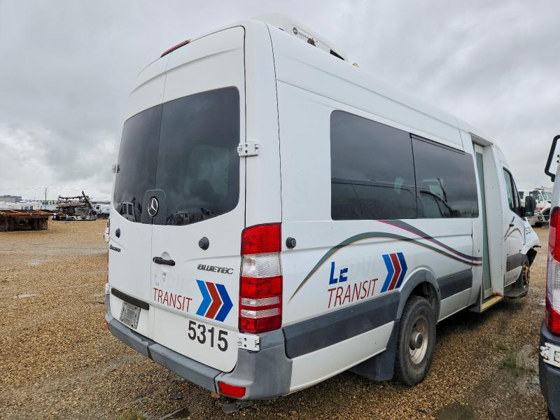2011 Mercedes-benz Sprinter VIN WDABF4CC6B5606836 COPART salvage auction — SIDE, Ab - Bos - Active, sold $2,600 on 2026-07-09 (photo 4)