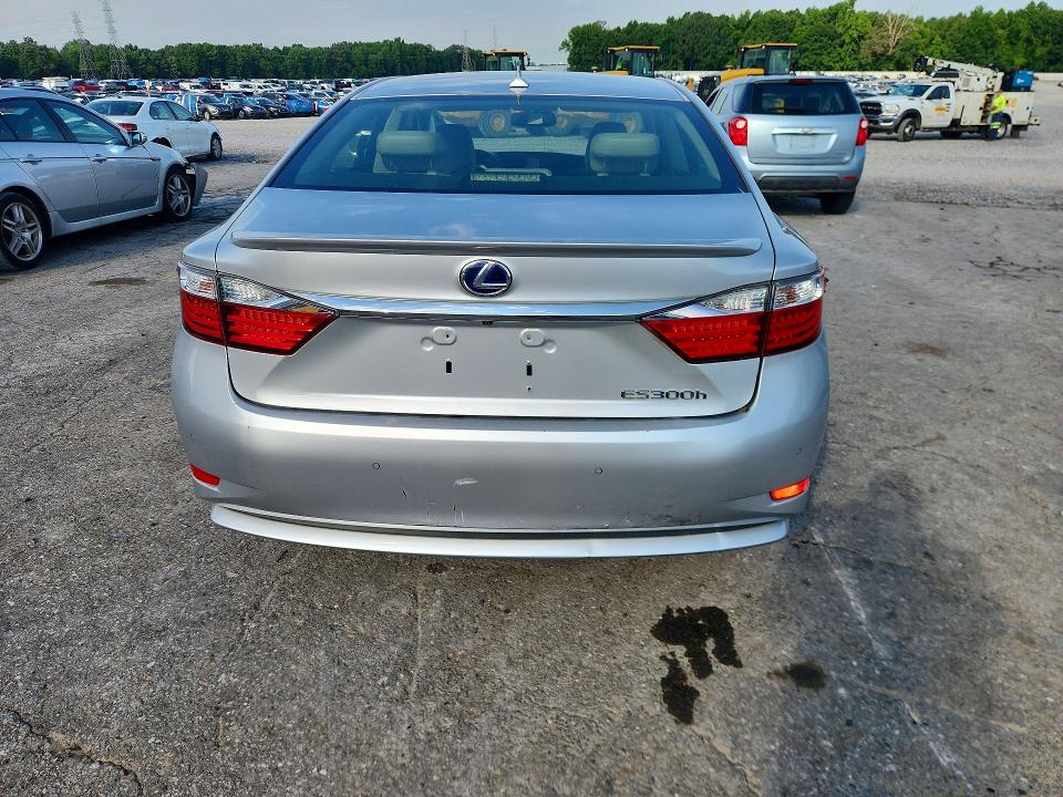 2014 Lexus VIN JTHBW1GG0E2044915 COPART salvage auction — MINOR DENT/SCRATCHES, Tn - Certificate Of Title, sold $6,800 on 2026-07-28 (photo 6)