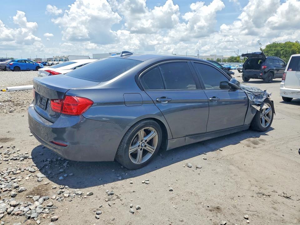 2014 BMW 3er VIN WBA3C3C55EF986236 COPART salvage auction — FRONT END, Fl - Cert Of Title Slvg Rebuildable, sold $350 on 2026-07-15 (photo 3)