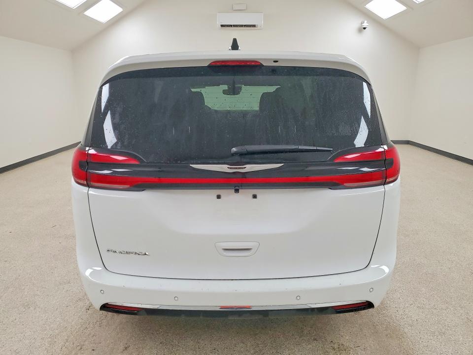 2026 Chrysler Pacifica VIN 2C4RC1BG9TR180104 COPART salvage auction — FRONT END, Tn - Certificate Of Title (P), sold $12,200 on 2026-08-19 (photo 6)