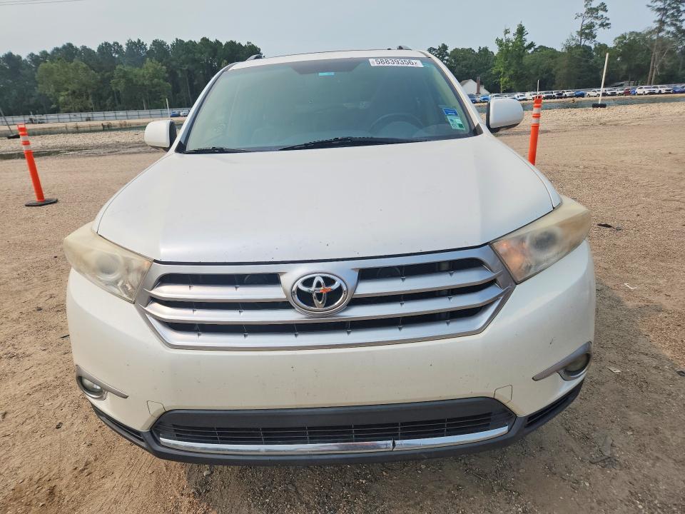 2012 Toyota VIN 5TDYK3EHXCS063444 COPART salvage auction — MINOR DENT/SCRATCHES, La - Certificate Of Title, sold $4,900 on 2026-07-02 (photo 5)
