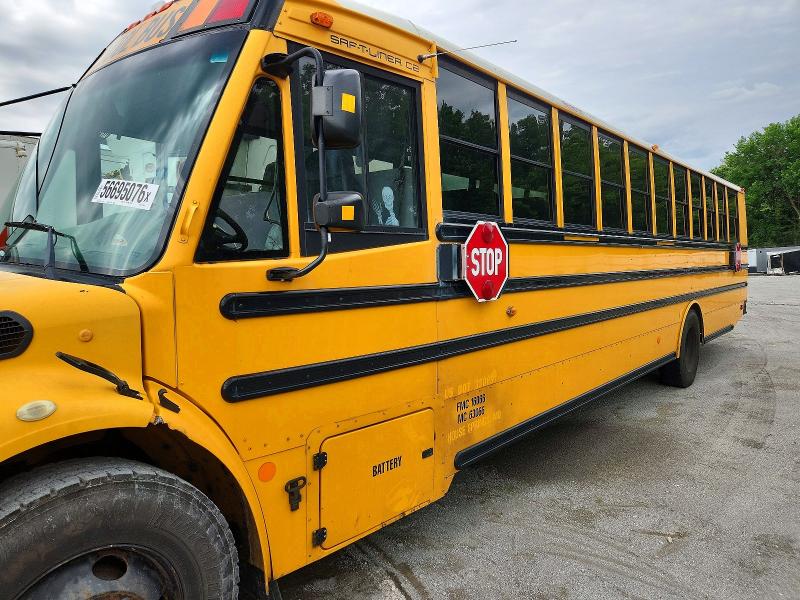 2013 Thomas Saf-t-liner c2 VIN 4UZABRDT5DCFA7899 COPART salvage auction — NORMAL WEAR, MO - CERTIFICATE OF TITLE, sold $2,500 on 2026-10-19 (photo 9)