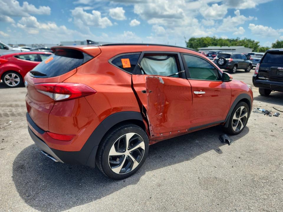 2017 Hyundai VIN KM8J33A22HU317291 COPART salvage auction — SIDE, Fl - Cert Of Title Slvg Rebuildable, sold $3,300 on 2026-07-13 (photo 3)