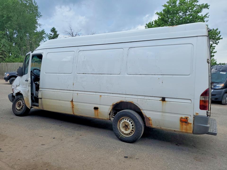 2005 Sprinter 2500 sprinter VIN WD2PD744955718227 COPART salvage auction — FRONT END, Mn - Cert Of Title-Prior Salvage, sold $200 on 2026-07-15 (photo 2)