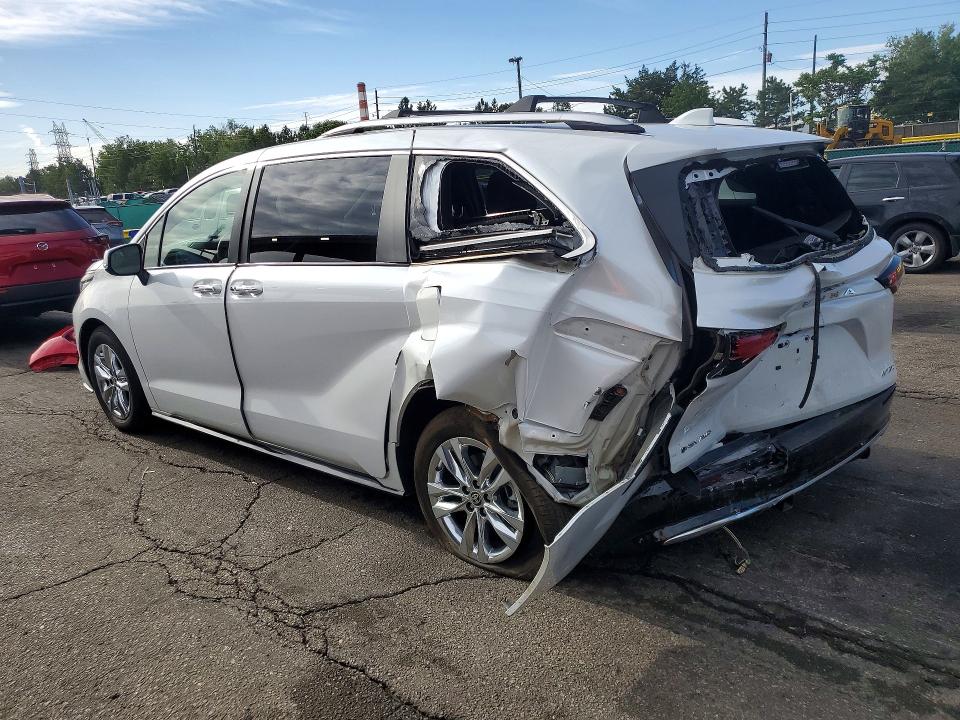 2025 Toyota Sienna VIN 5TDZSKFC5SS179764 COPART salvage auction — REAR END, Co - Public - Salvage Title, sold $8,200 on 2026-07-28 (photo 2)