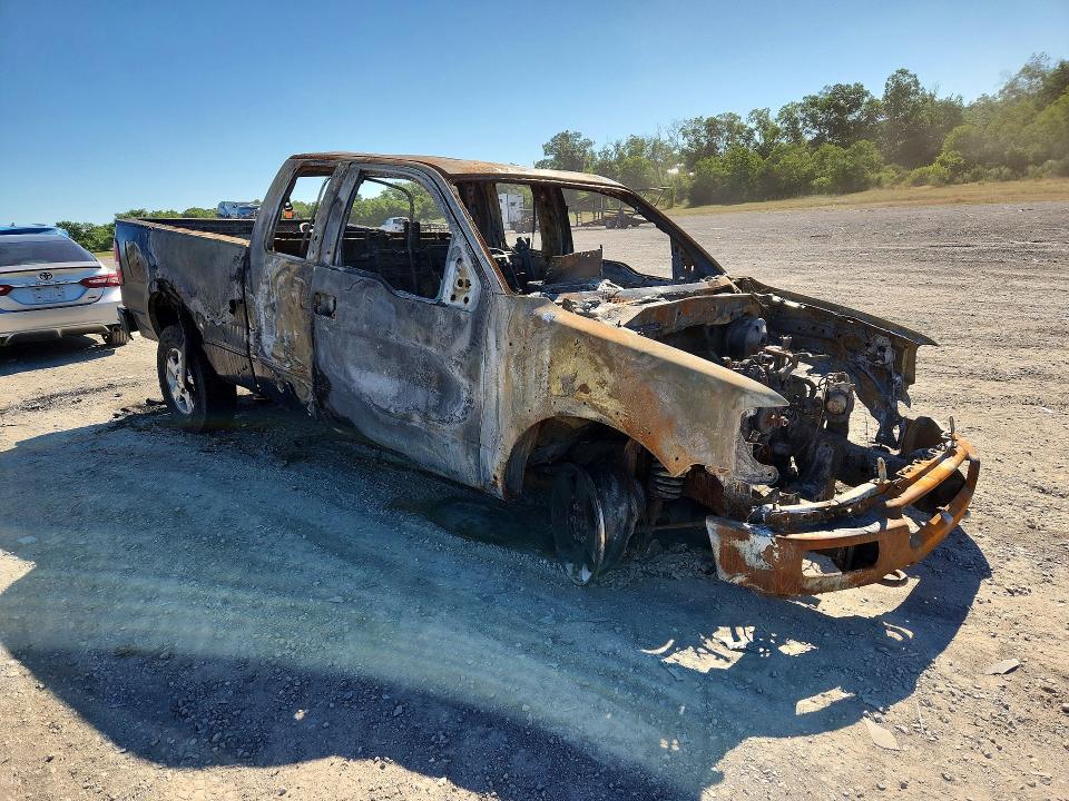2004 Ford F-150 lightning VIN 1FTPX14504NC73437 COPART salvage auction — BURN, PA - CERTIFICATE OF SALVAGE, sold $350 on 2026-07-02 (photo 4)
