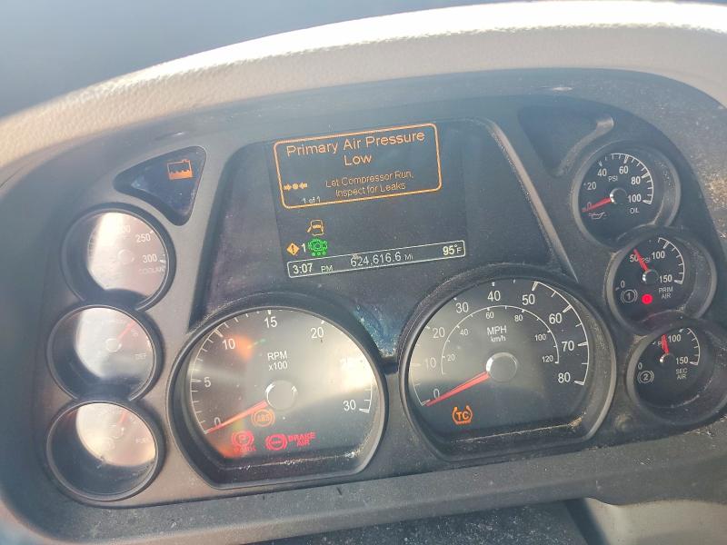2021 Peterbilt 579 VIN 1XPBD49X4MD740555 COPART salvage auction — ALL OVER, MO - SALVAGE CERTIFICATE OF TITLE, sold $5,200 on 2026-07-30 (photo 8)