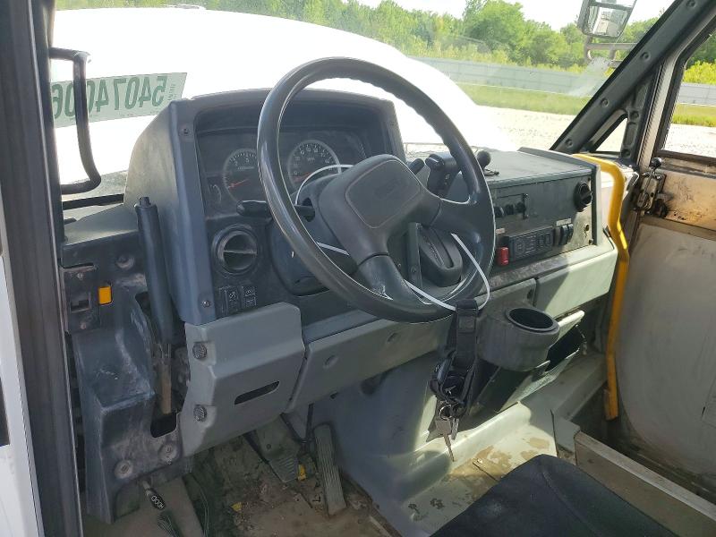 2017 Isuzu Npr VIN JALB4T173H7W01009 COPART salvage auction — NORMAL WEAR, Salvage Title, sold $775 on 2026-07-30 (photo 8)
