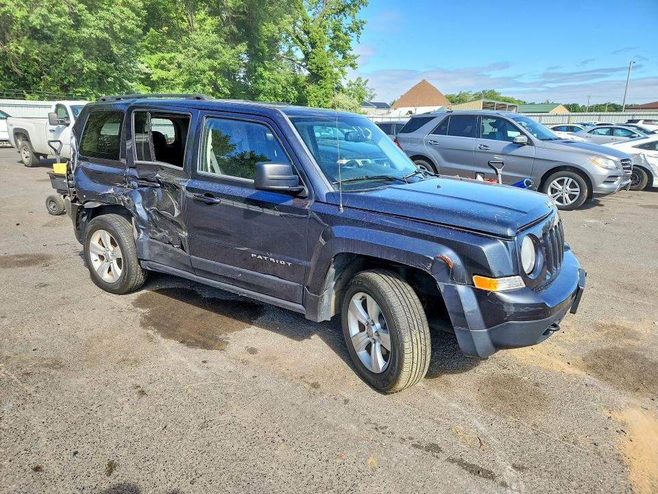 2014 Jeep VIN 1C4NJRFB8ED687647 COPART salvage auction — SIDE, NJ - CERT OF TITLE-SALVAGE (P), sold $900 on 2026-07-02 (photo 4)
