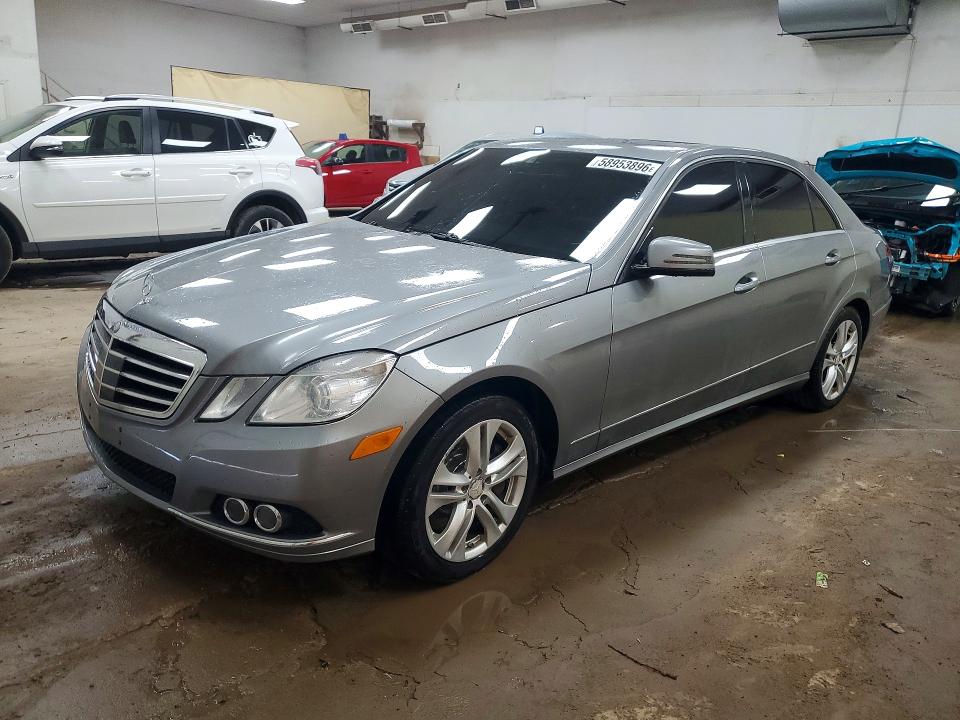 2010 Mercedes-benz E-klasse VIN WDDHF9AB2AA171646 COPART salvage auction — MINOR DENT/SCRATCHES, Mi - Certificate Of Title, sold $950 on 2026-08-12 (photo 1)