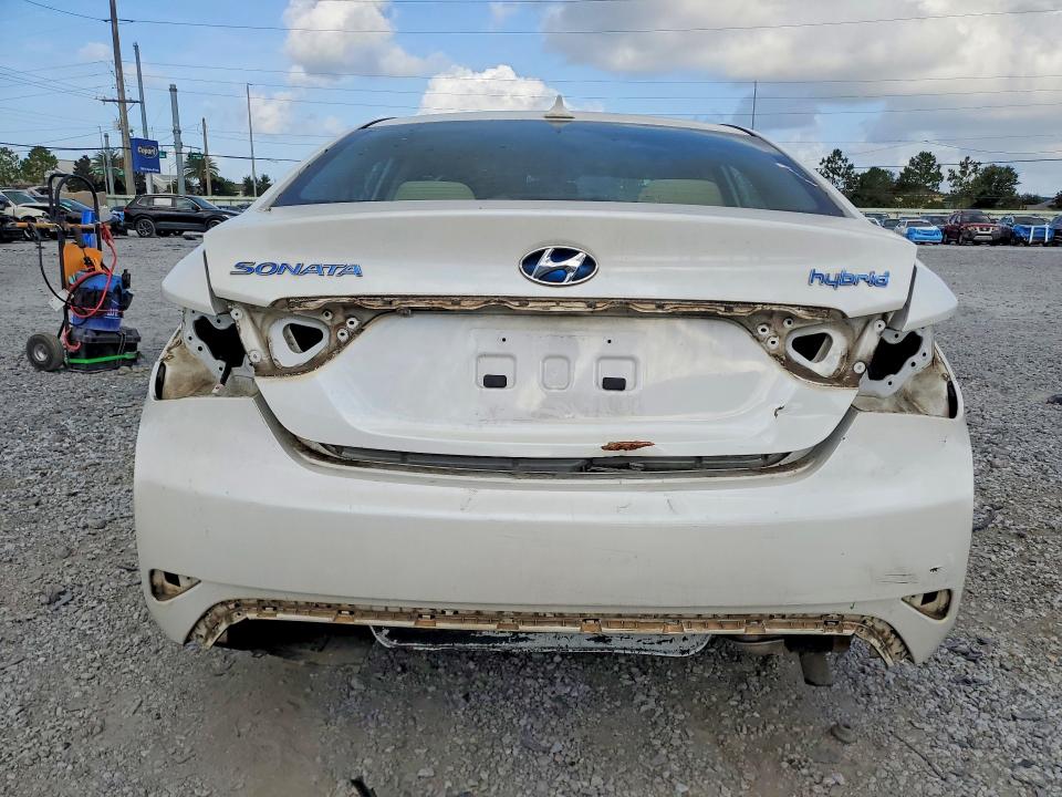 2015 Hyundai Sonata VIN KMHEC4A4XFA133529 COPART salvage auction — REAR END, FL - CERT OF TITLE SLVG REBUILDABLE, sold $1,400 on 2026-07-24 (photo 6)