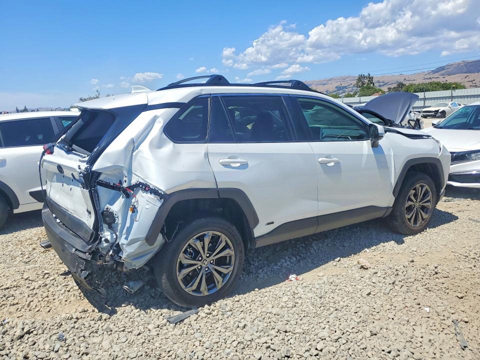 2025 Toyota Rav 4 VIN JTMB6RFV2SD582709 COPART salvage auction — REAR END, CA - SALVAGE CERTIFICATE, sold $7,200 on 2026-07-28 (photo 3)