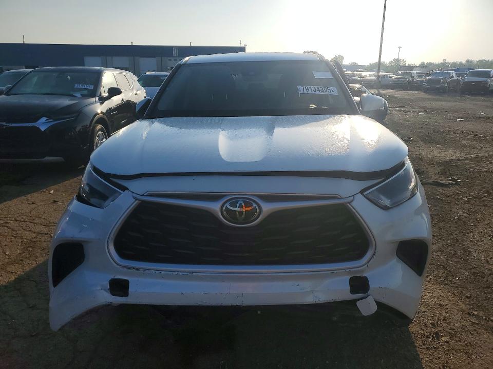2022 Toyota Highlander VIN 5TDCZRAH6NS123611 COPART salvage auction — SIDE, Mi - Dealer Only Clean Title, sold $14,800 on 2026-07-24 (photo 5)