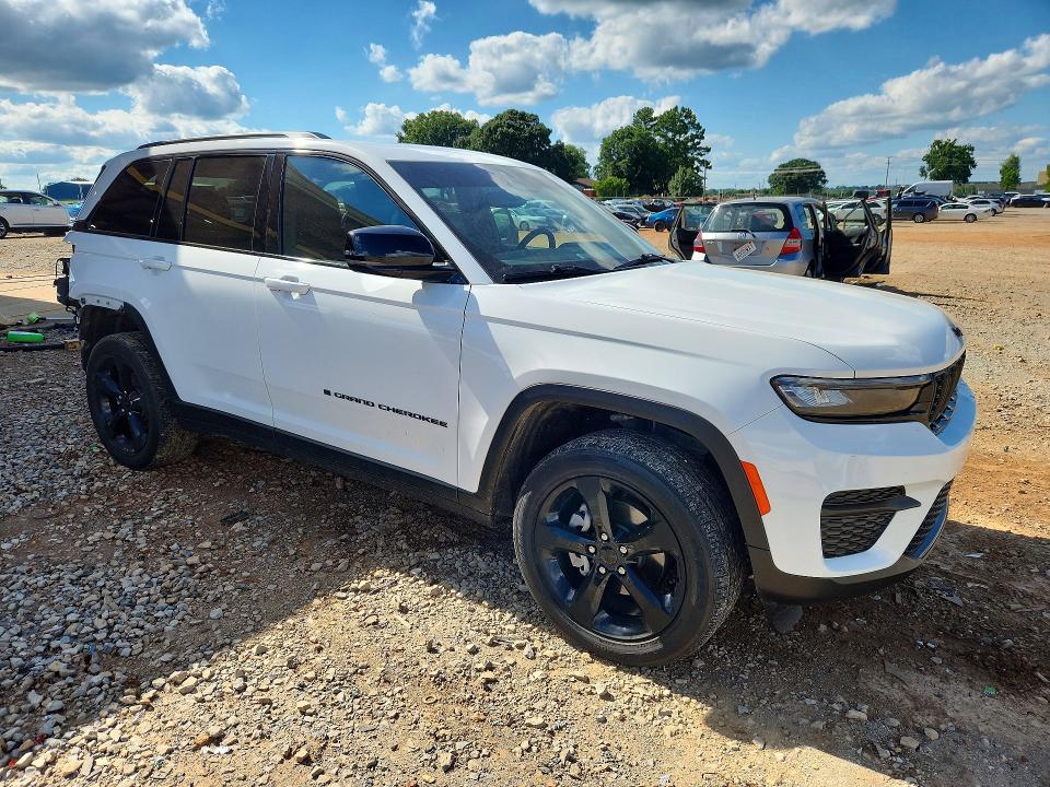 2025 Jeep Cherokee VIN 1C4RJHAG6SC264534 COPART salvage auction — REAR END, Al - Cert Of Title-Salvage Title, sold $19,600 on 2026-08-19 (photo 4)
