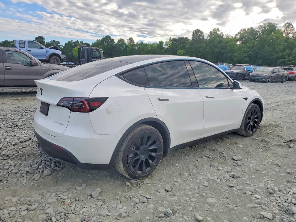 2021 Tesla Model y VIN 5YJYGAEE1MF195414 COPART salvage auction — SIDE, Nc - Salvage Certificate Of Title, sold $5,100 on 2026-07-22 (photo 3)