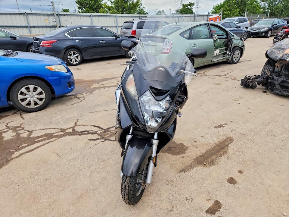 2004 Honda Silver wing VIN JH2PF01184K201103 COPART salvage auction — SIDE, IL - SALVAGE CERTIFICATE, sold $275 on 2026-07-23 (photo 2)
