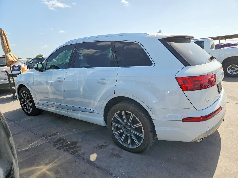 2017 Audi Q7 VIN WA1LAAF7XHD034739 COPART salvage auction — NORMAL WEAR, Tx - Certificate Of Title, sold $7,600 on 2026-07-13 (photo 2)