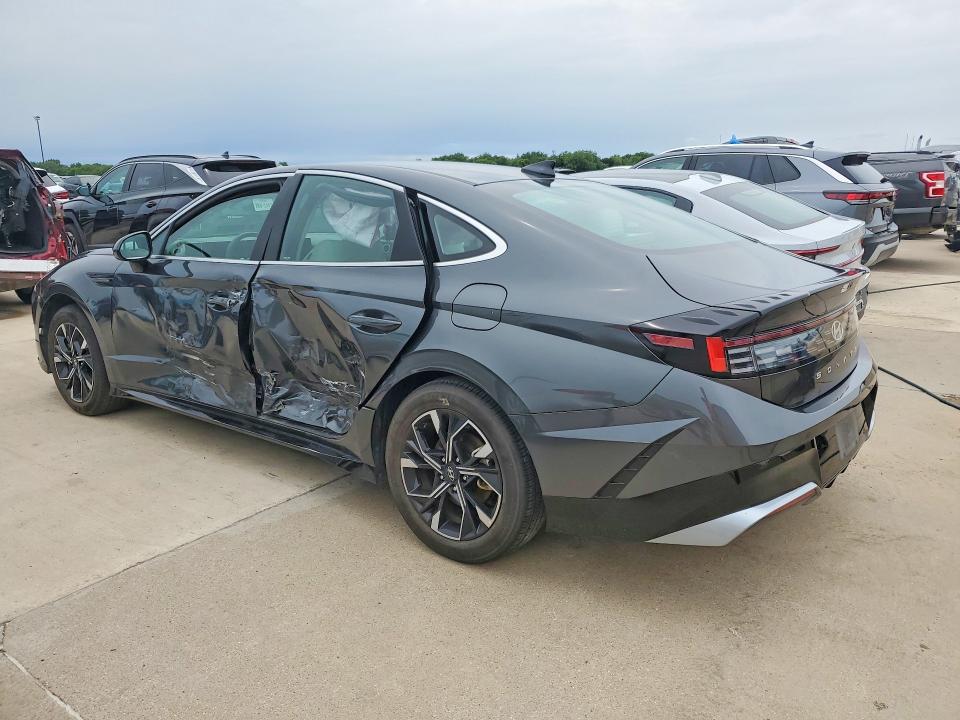 2025 Hyundai Sonata VIN KMHL64JA7SA498295 COPART salvage auction — SIDE, Tx - Nonrepairable Title, sold $7,800 on 2026-07-06 (photo 2)