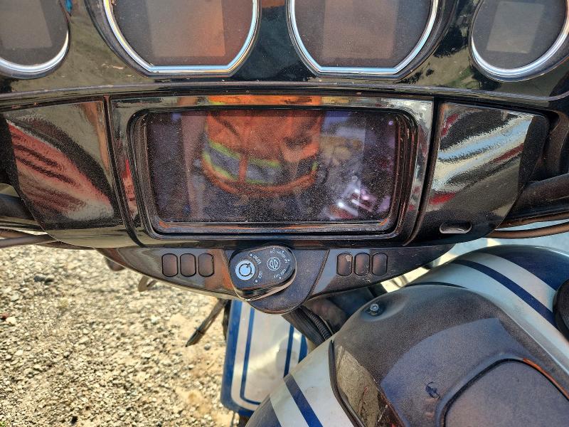 2023 Harley-davidson Flhxst VIN 1HD1ABL1XPB637718 COPART salvage auction — WATER/FLOOD, Mi - Cert Of Title-Salvage Flood, sold $5,400 on 2026-07-22 (photo 7)