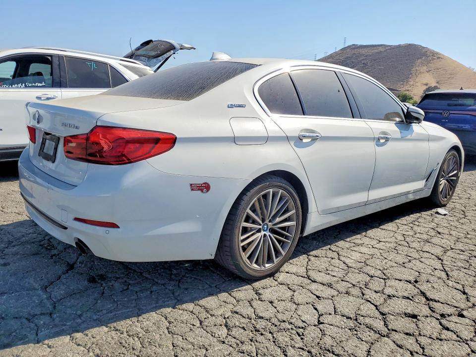 2018 BMW 5er VIN WBAJA9C54JB250471 COPART salvage auction — MINOR DENT/SCRATCHES, Ca - Dis/Dlr/Exp Only Clean Title, sold $5,400 on 2026-07-21 (photo 3)