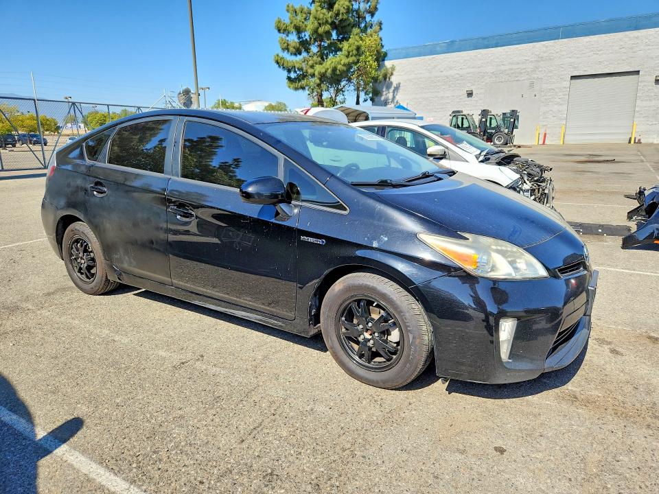 2015 Toyota Prius VIN JTDKN3DU7F0454019 COPART salvage auction — MINOR DENT/SCRATCHES, Ca - Dis/Dlr/Exp Only Clean Title, sold $875 on 2026-07-30 (photo 4)