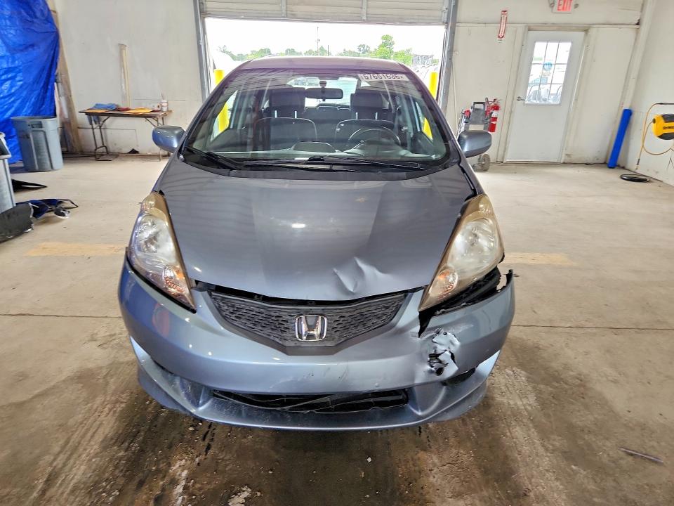 2011 Honda Fit VIN JHMGE8G5XBC005755 COPART salvage auction — FRONT END, Ky - Cert Of Title-Salvage, sold $175 on 2026-07-27 (photo 5)