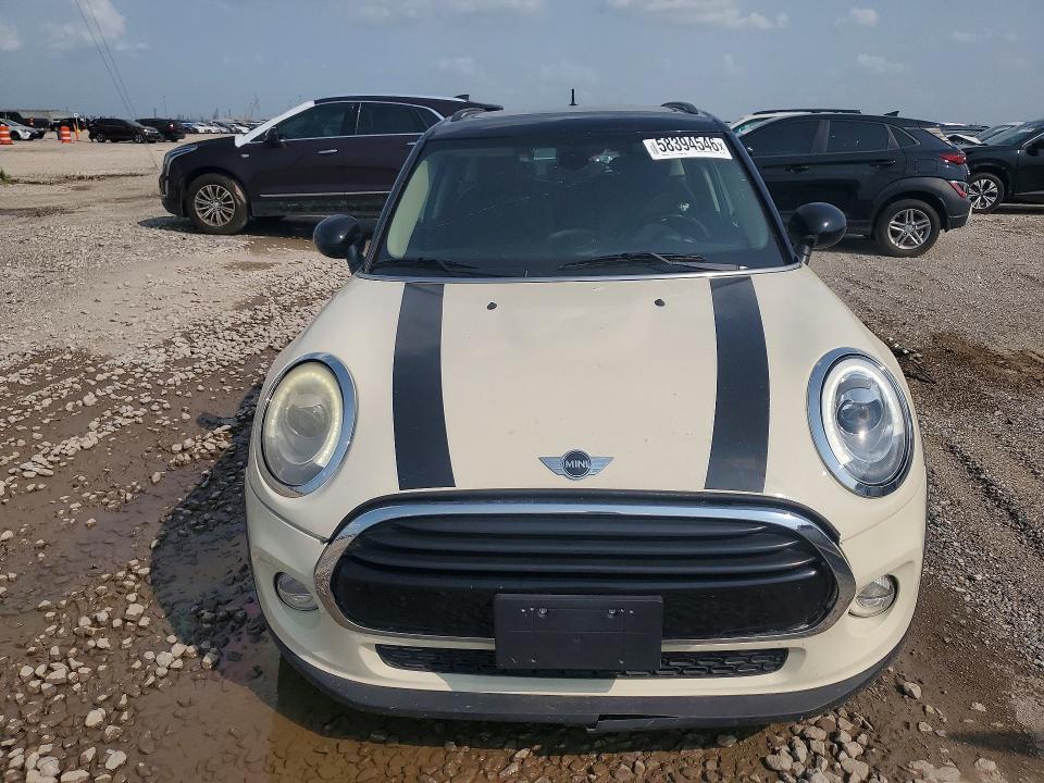 2016 Mini Cooper VIN WMWXU1C5XG2D12096 COPART salvage auction — MINOR DENT/SCRATCHES, Tx - Certificate Of Title, sold $575 on 2026-07-09 (photo 5)