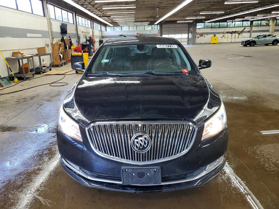 2016 Buick Lacrosse VIN 1G4GA5G33GF236735 COPART salvage auction — MINOR DENT/SCRATCHES, Wv - Certificate Of Title, sold $700 on 2026-07-28 (photo 5)