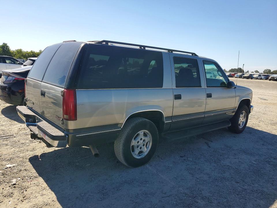 1999 Gmc Suburban VIN 1GKFK16R5XJ757047 COPART salvage auction — FRONT END, Ca - Dis/Dlr/Exp Only Clean Title, sold $375 on 2026-07-02 (photo 3)