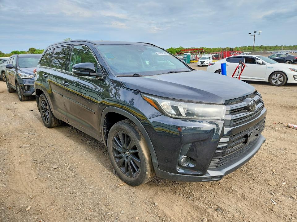 2019 Toyota Highlander VIN 5TDJZRFH9KS622317 COPART salvage auction — MINOR DENT/SCRATCHES, VA - CERTIFICATE OF TITLE, sold $13,500 on 2026-07-27 (photo 4)