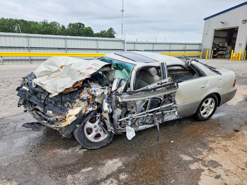 1997 Lexus ES VIN JT8BF22G4V0020755 COPART salvage auction — ROLLOVER, Mo - Junking Certificate, sold $125 on 2026-07-20 (photo 1)