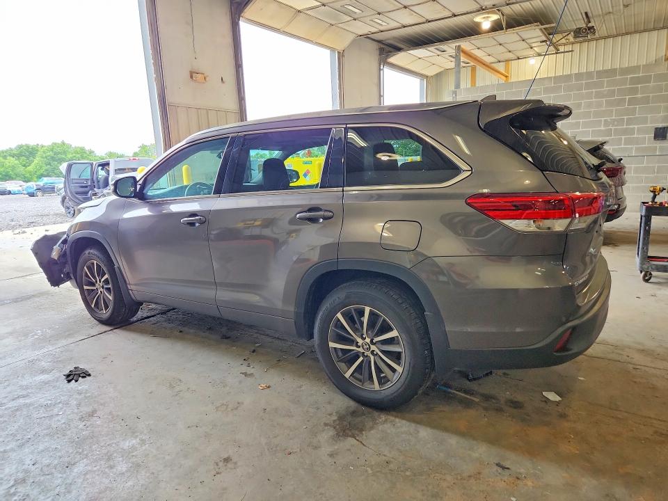 2018 Toyota VIN 5TDJZRFHXJS858148 COPART salvage auction — FRONT END, MO - SALVAGE CERTIFICATE OF TITLE, sold $8,800 on 2026-07-28 (photo 2)