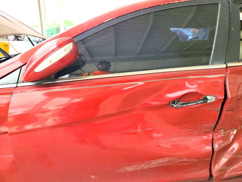 2013 Hyundai VIN 5NPEC4AC3DH590183 COPART salvage auction — SIDE, Fl - Cert Of Ttl-Rebuilt&Slvg Rbld, sold $15 on 2026-07-22 (photo 7)
