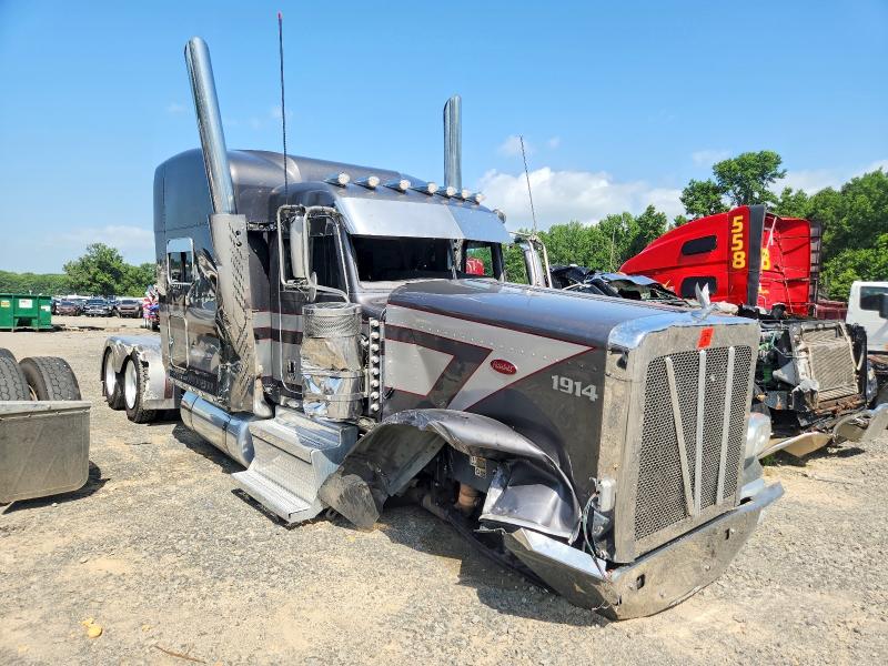 2020 Peterbilt 389 VIN 1XPXD49X5LD641912 — COPART salvage auction photo