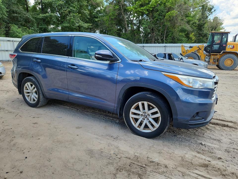 2016 Toyota Highlander VIN 5TDBKRFH2GS337829 COPART salvage auction — MINOR DENT/SCRATCHES, Fl - Cert Of Title Slvg Rebuildable, sold $6,700 on 2026-07-10 (photo 4)